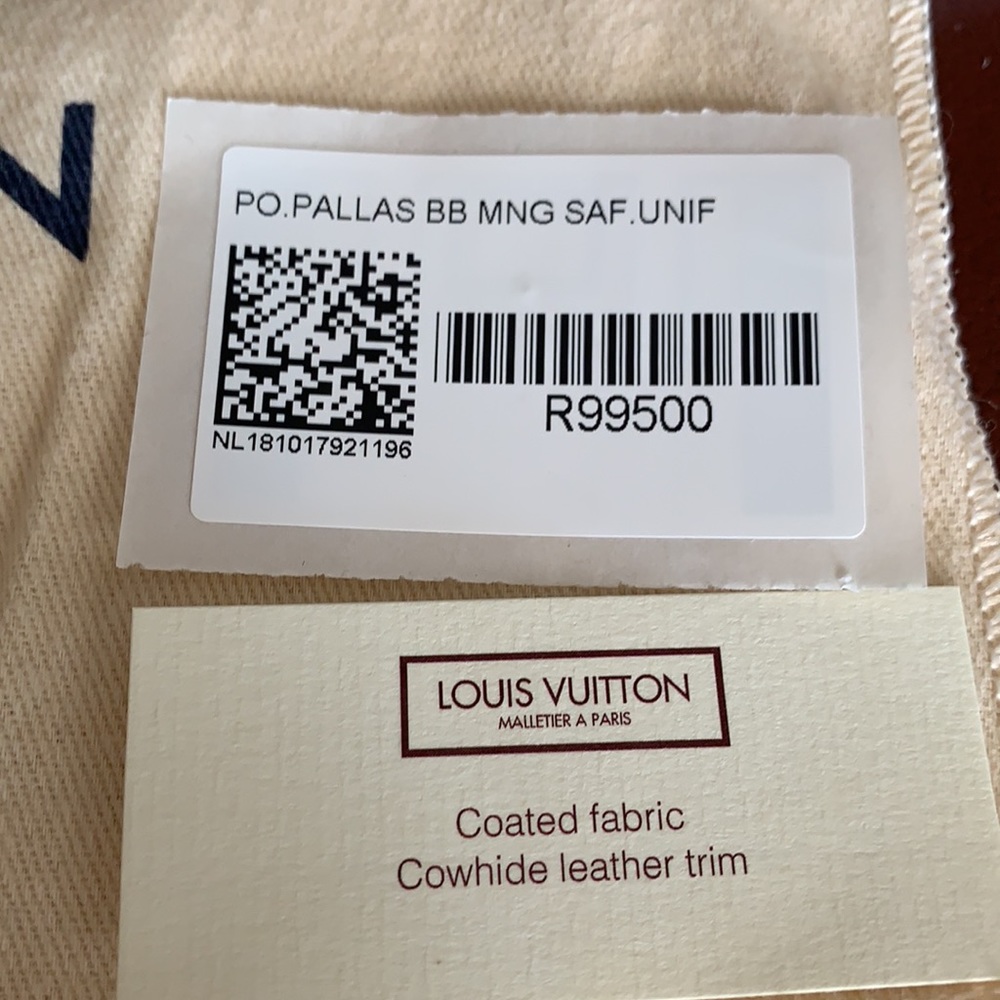 New with tags employees pochettes Louis Vuitton - Picture 2 of 11